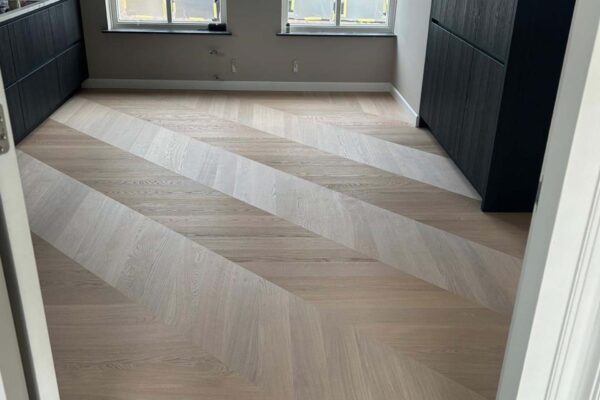 bauwerk visgraat hongaarse punt diagonaal houten vloer kavel samenwerking bauwerk visgraat hongaarse punt diagonaal houten vloer kavel samenwerking